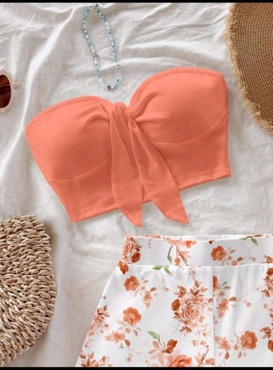 تاپ دکلته گره‌ای هلویی + شلوارک گل‌دار